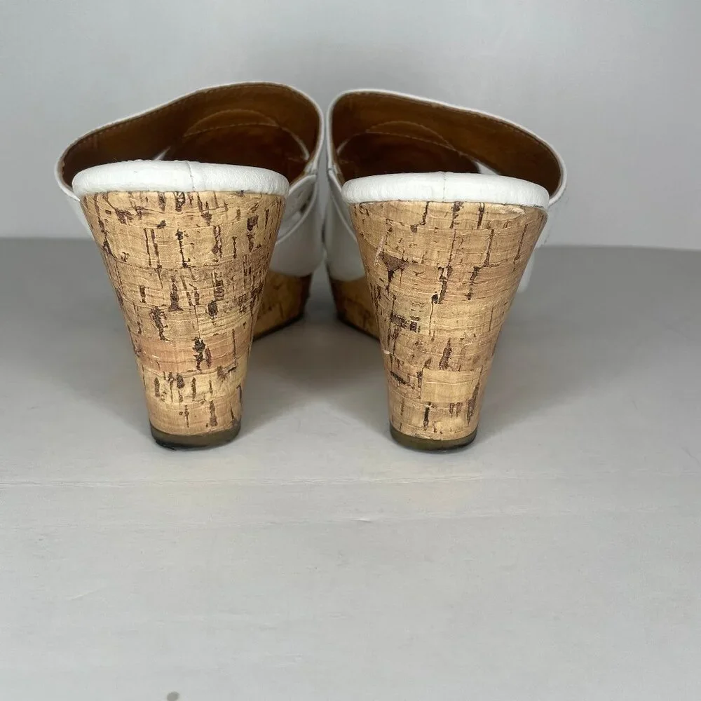 Jaclyn Smith White Medallion Cork Wedge Sandals Size 9